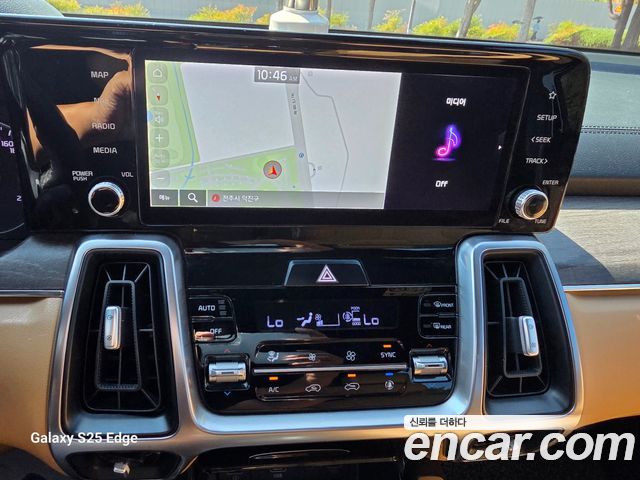 Kia Sorento 2022 — photo 16