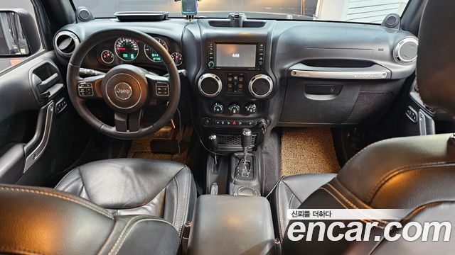 Jeep Wrangler 2013 — photo 10