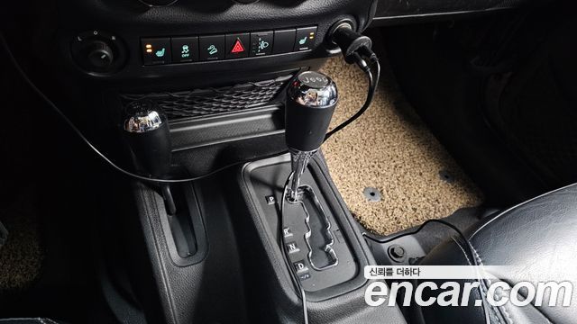 Jeep Wrangler 2013 — photo 12