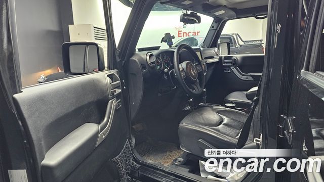 Jeep Wrangler 2013 — photo 13