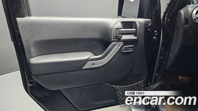 Jeep Wrangler 2013 — photo 14