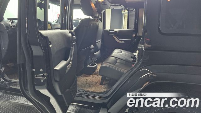 Jeep Wrangler 2013 — photo 16