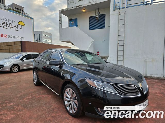 Lincoln MKS 2015 — photo 2