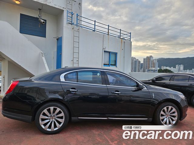Lincoln MKS 2015 — photo 3
