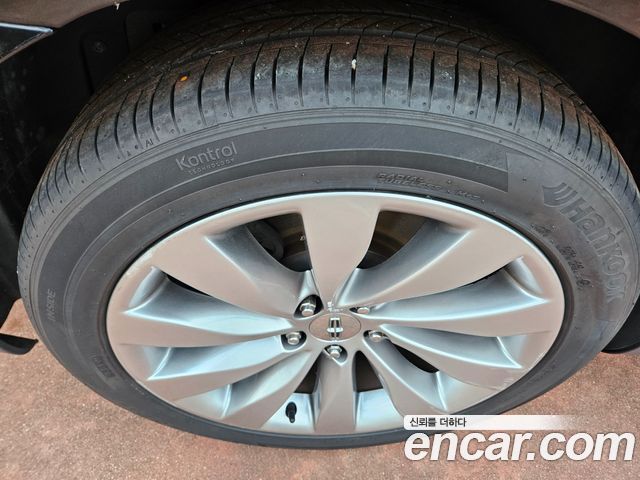 Lincoln MKS 2015 — photo 9