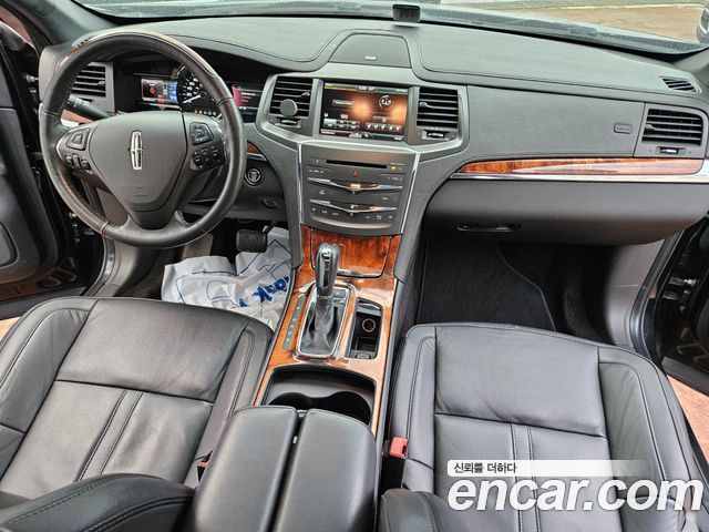 Lincoln MKS 2015 — photo 10