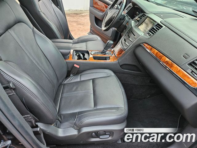 Lincoln MKS 2015 — photo 11
