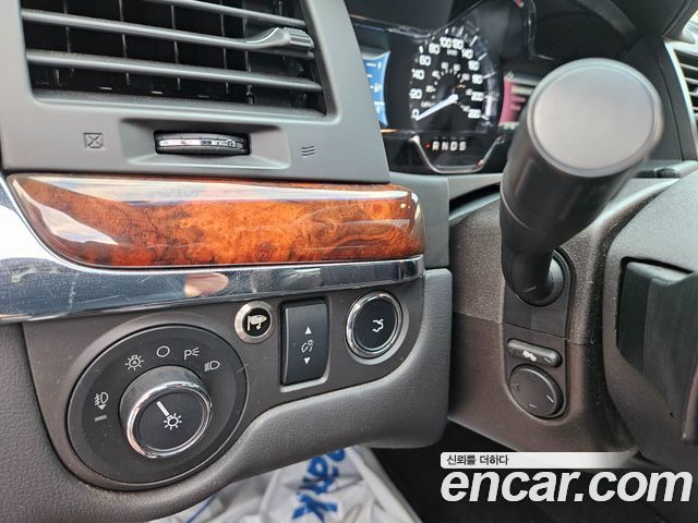 Lincoln MKS 2015 — photo 17