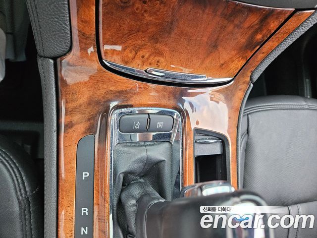 Lincoln MKS 2015 — photo 19