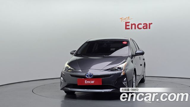 Toyota Prius 2018 — photo 3