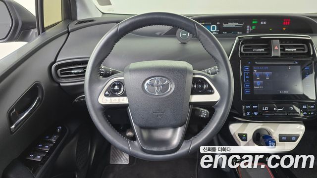 Toyota Prius 2018 — photo 18