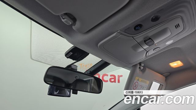 Toyota Prius 2018 — photo 23
