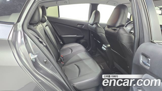 Toyota Prius 2018 — photo 24