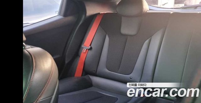 Hyundai Veloster 2018 — photo 11