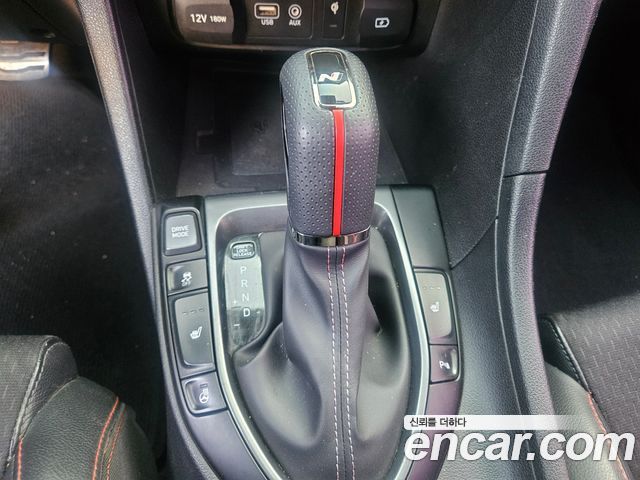 Hyundai Veloster 2018 — photo 13