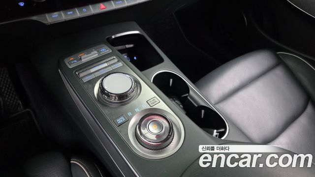 Genesis GV70 2022 — photo 12