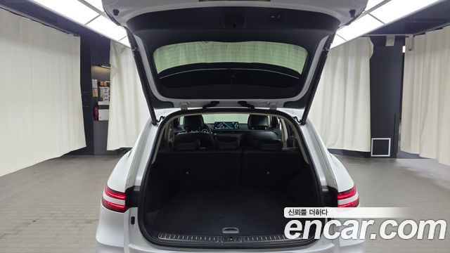Genesis GV70 2022 — photo 26
