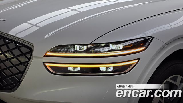 Genesis GV70 2022 — photo 8