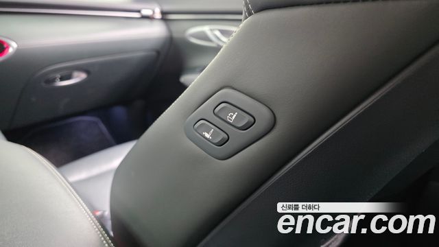 Genesis GV70 2022 — photo 28