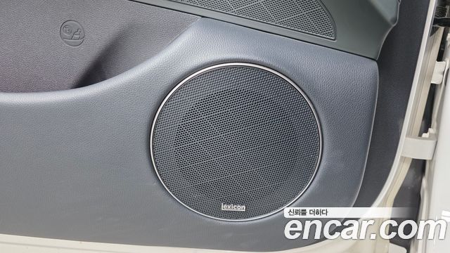 Genesis GV70 2022 — photo 29