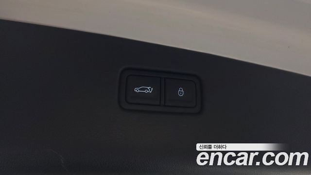 Genesis GV70 2022 — photo 32