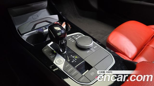 BMW 1-Series 2021 — photo 12