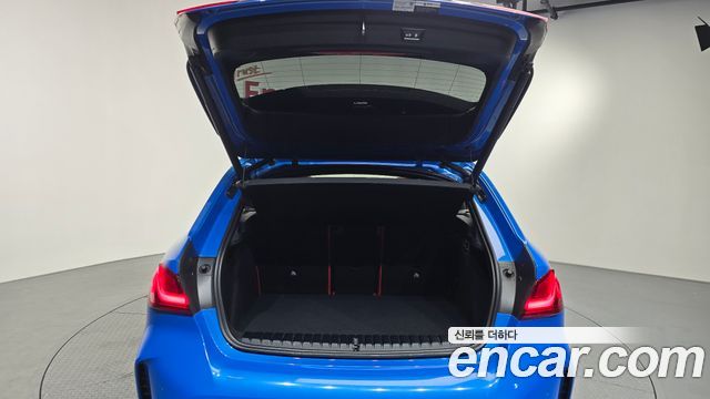 BMW 1-Series 2021 — photo 25