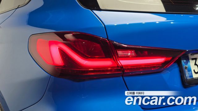 BMW 1-Series 2021 — photo 9