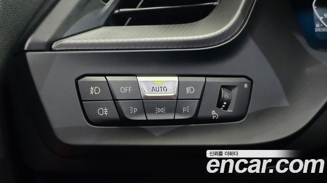 BMW 1-Series 2021 — photo 27