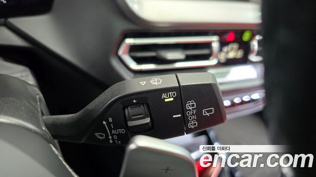 BMW 1-Series 2021 — photo 28