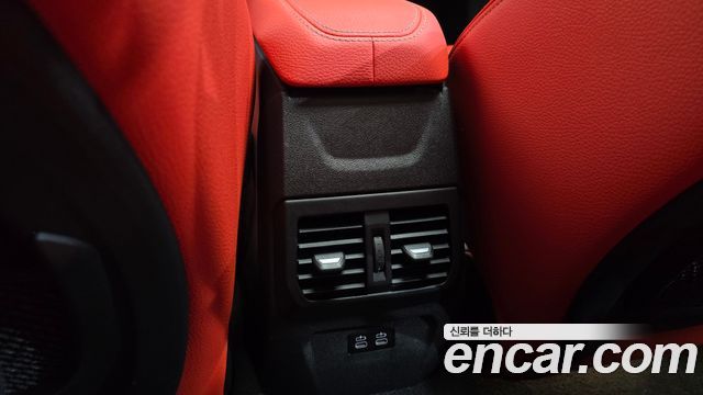 BMW 1-Series 2021 — photo 34