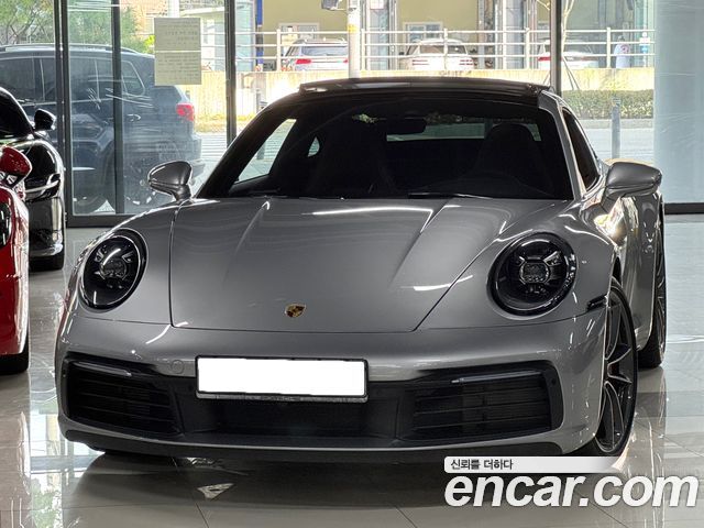 Porsche 911 2020 — photo 2