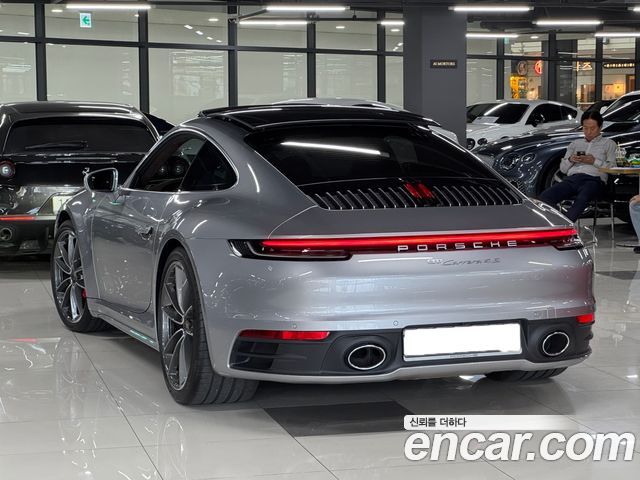 Porsche 911 2020 — photo 4