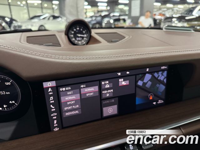 Porsche 911 2020 — photo 8