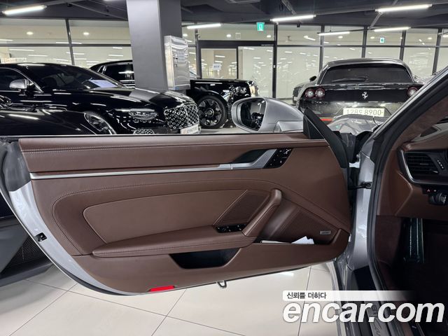 Porsche 911 2020 — photo 11