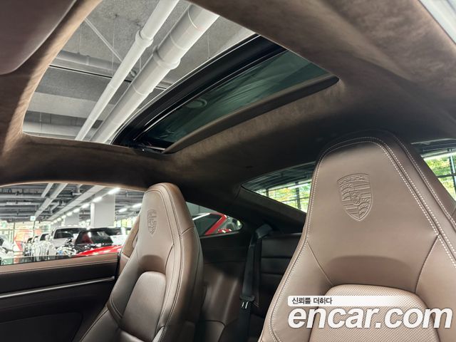 Porsche 911 2020 — photo 12