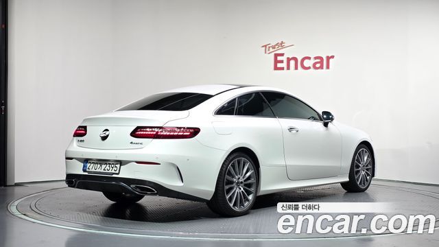 Mercedes-Benz E-Class 2021 — photo 2