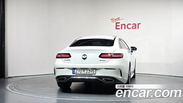 Mercedes-Benz E-Class 2021 — photo 4