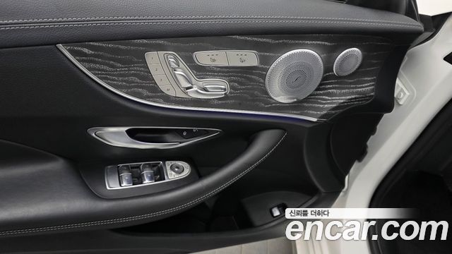 Mercedes-Benz E-Class 2021 — photo 30