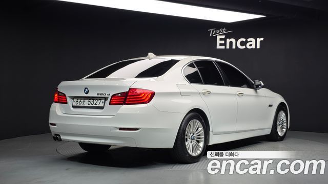 BMW 5-Series 2015 — photo 2