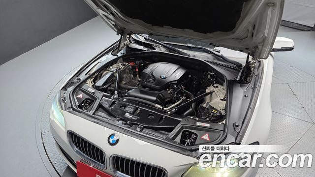 BMW 5-Series 2015 — photo 6