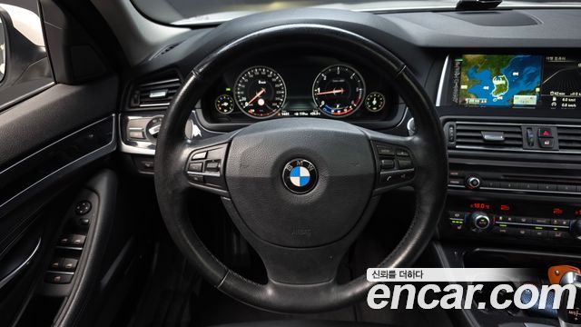 BMW 5-Series 2015 — photo 13
