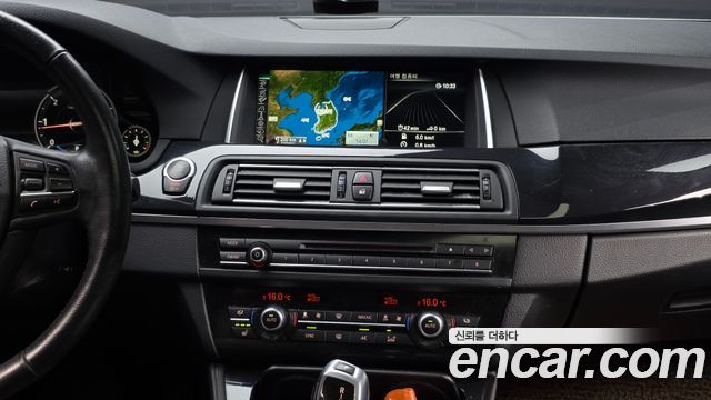 BMW 5-Series 2015 — photo 14