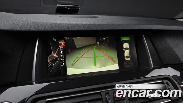 BMW 5-Series 2015 — photo 15