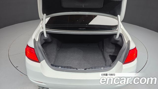 BMW 5-Series 2015 — photo 20