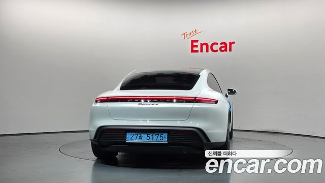 Porsche Taycan 2023 — photo 4