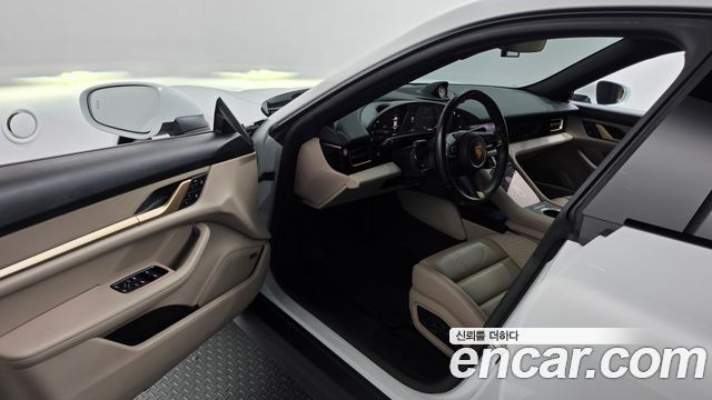 Porsche Taycan 2023 — photo 13