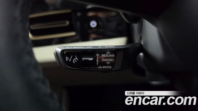 Porsche Taycan 2023 — photo 18