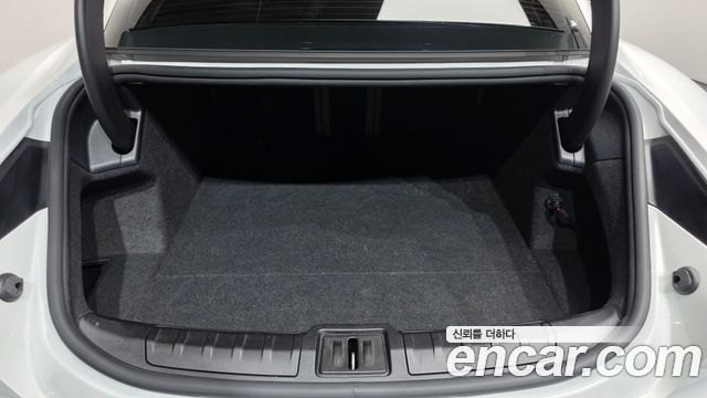 Porsche Taycan 2023 — photo 24