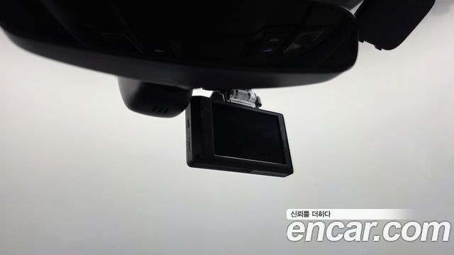 Porsche Taycan 2023 — photo 27